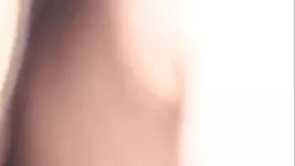 او گل رز را به دختری عجیب داد و عصبانی شد که با او رابطه جنسی برقرار دانلود عکس سکس زن کرده است