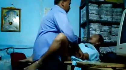 بعد از اتمام نوازش های دهان ، یک سگ کوچولو به سبک سگ دانلود فیلم وعکس سکسی کوچولو را فاک کنید