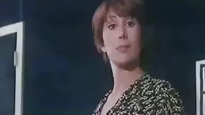 بلوند بلوند و نازک به انجمن سکسی کیرتوکس شدت در کنار استخر پاره می شوند