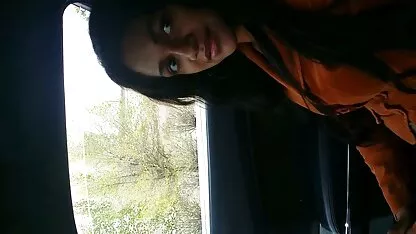 شلخته Petite در طول موبوگرام سکس مقاربت عمیق با ویبراتور خودارضایی می کند